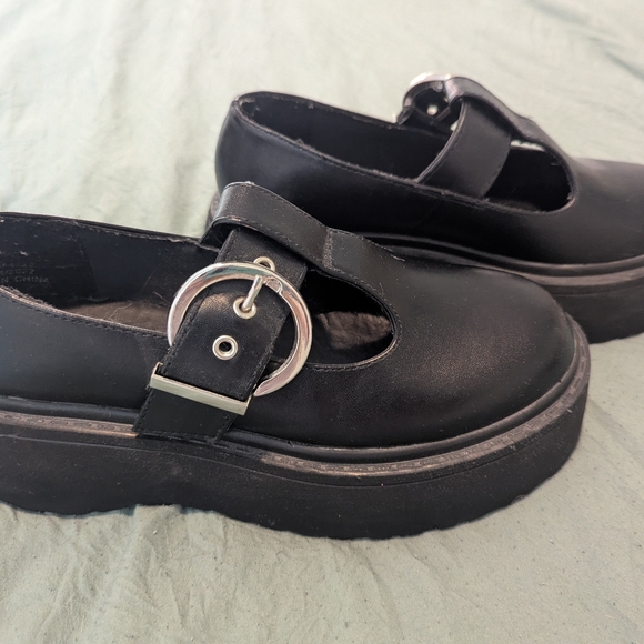ASOS Shoes - Flatform Mary Janes 6 (More Like A 7??)